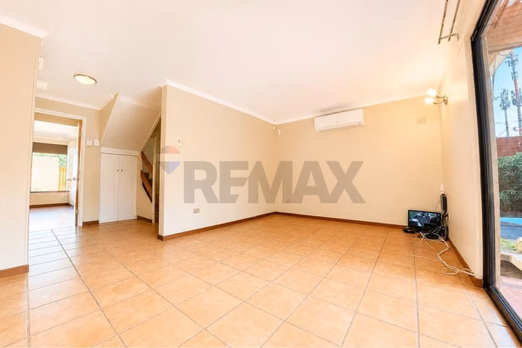 Casa en microbarrio cerrado en peñalolén