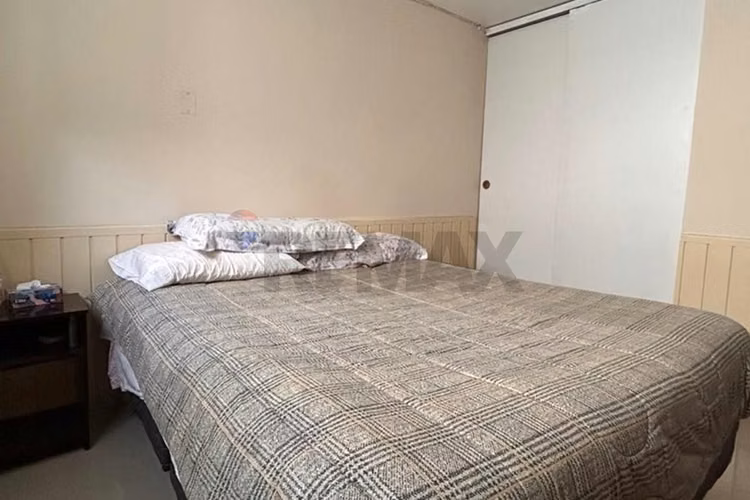 Casa de 3 pisos para empresa