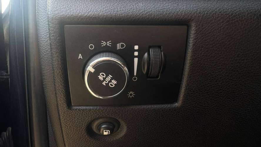 JEEP GRAND CHEROKEE 5.7 OVERLAND HEMI 4X4 AT 5P (2012)