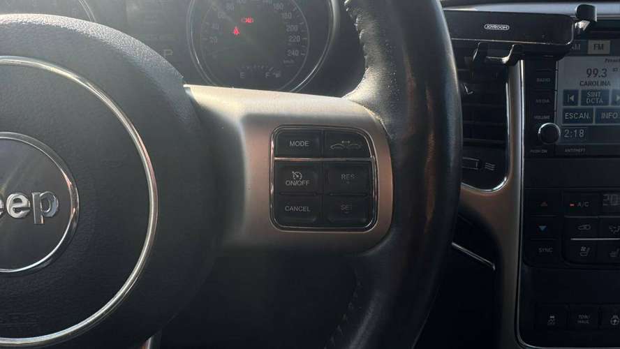 JEEP GRAND CHEROKEE 5.7 OVERLAND HEMI 4X4 AT 5P (2012)
