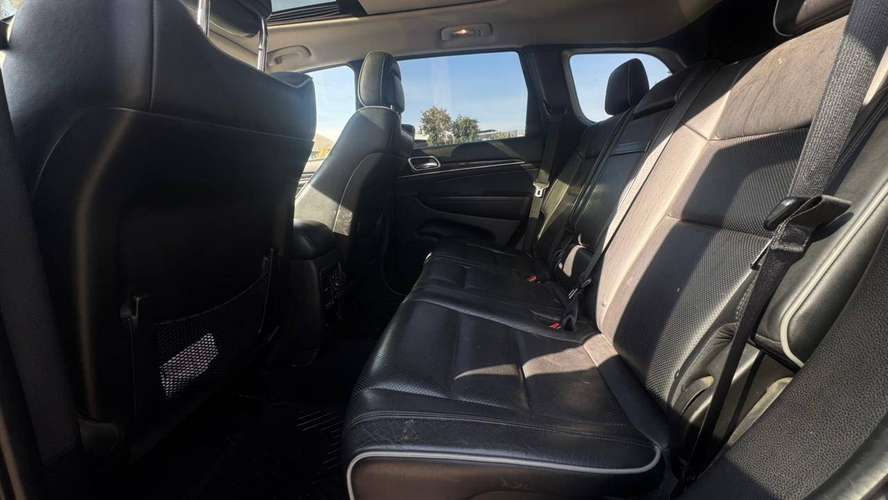 JEEP GRAND CHEROKEE 5.7 OVERLAND HEMI 4X4 AT 5P (2012)