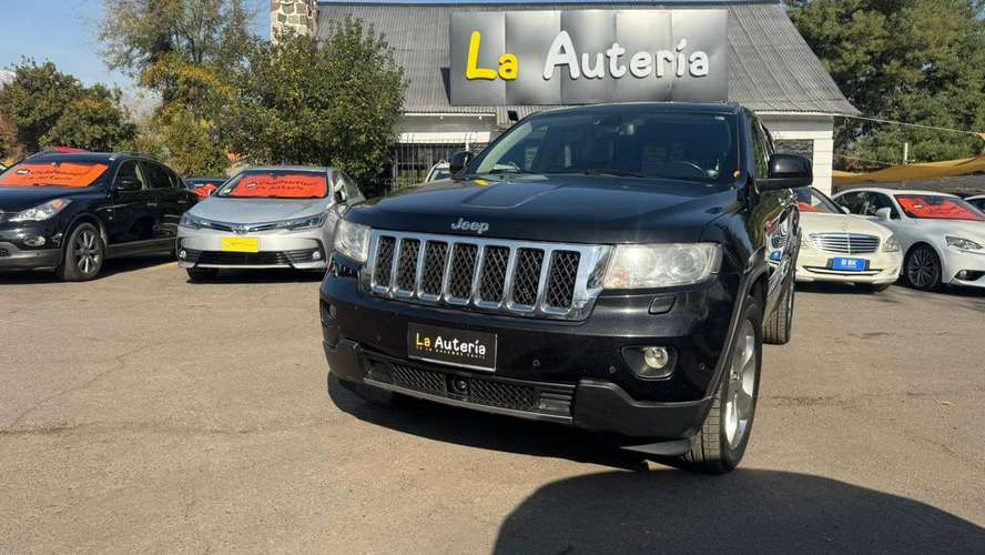 JEEP GRAND CHEROKEE 5.7 OVERLAND HEMI 4X4 AT 5P (2012)