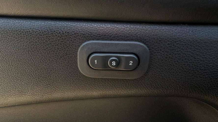 JEEP GRAND CHEROKEE 5.7 OVERLAND HEMI 4X4 AT 5P (2012)