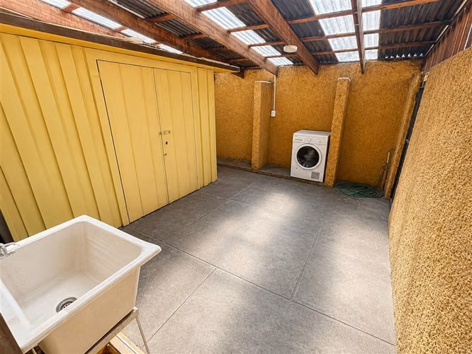 Casa en venta de 3 dorm. en La Reina JARDIN CON PISCINA