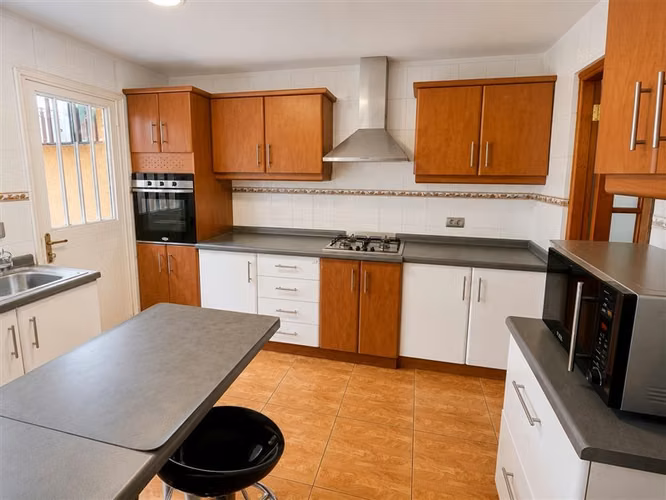 Casa en venta de 3 dorm. en La Reina JARDIN CON PISCINA