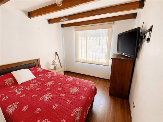 Casa en venta de 3 dorm. en La Reina JARDIN CON PISCINA