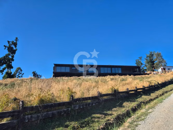 Casa nueva con vista al Lago Ranco
