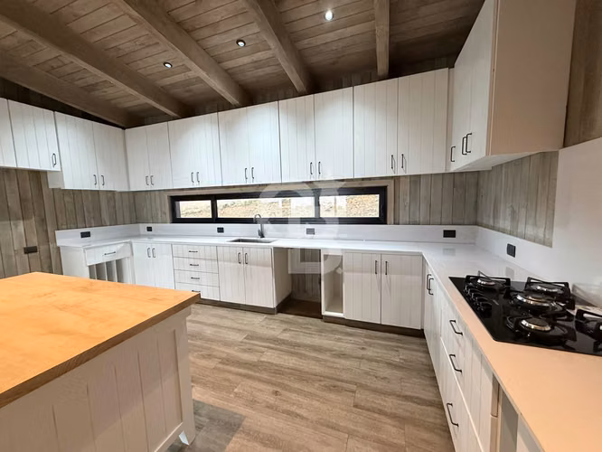Casa nueva con vista al Lago Ranco