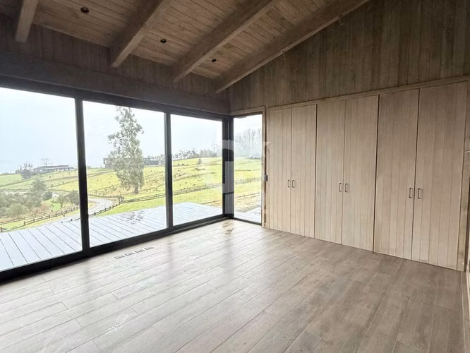 Casa nueva con vista al Lago Ranco