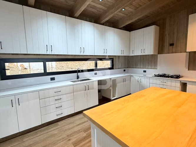 Casa nueva con vista al Lago Ranco