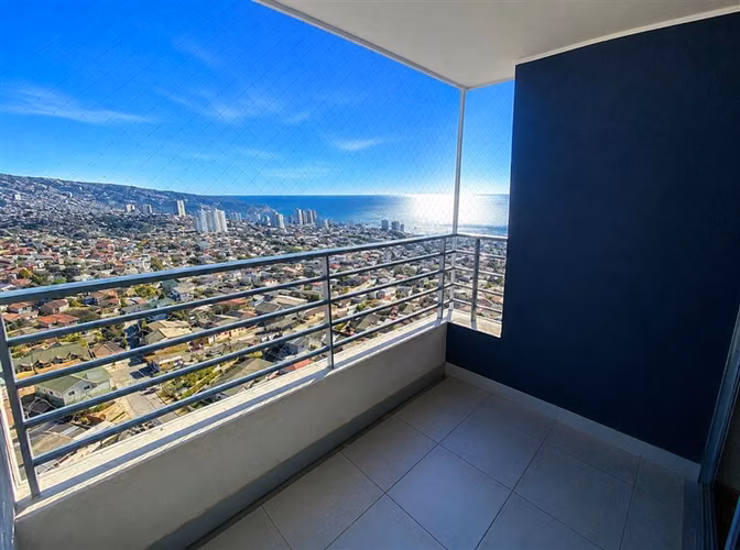SE ARRIENDA MODERNO DEPARTAMENTO CON VISTA AL MAR