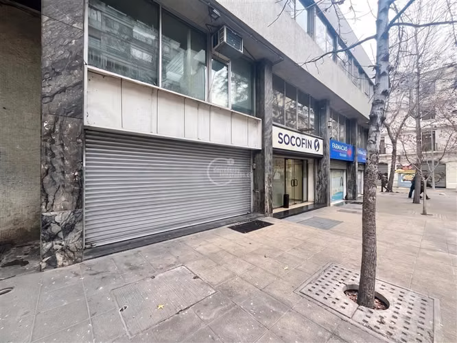 Local en Arriendo Metro Plaza de Armas 110 m2, 2 baños.