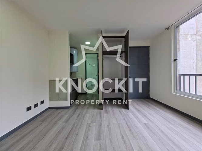 Arriendo Home Office con Estac y Bodega en Barrio Yungay