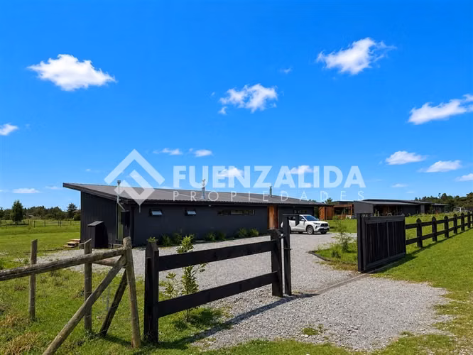 Se Arrienda Moderna Casa con Vista a Volcanes Puerto Varas