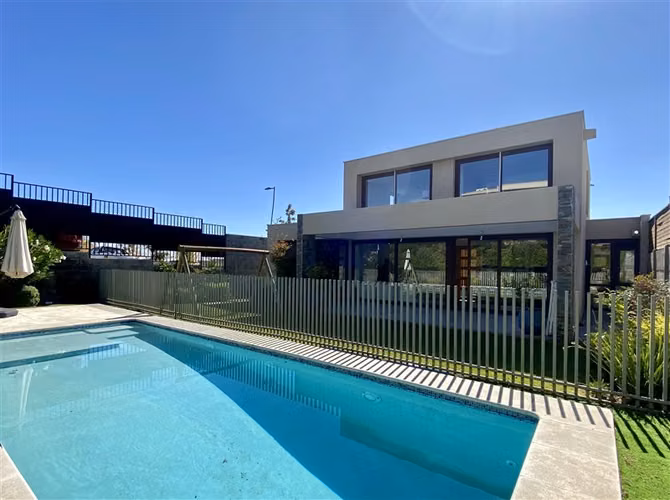 Arriendo Casa Chamisero Colina Lincoln Stade Francés