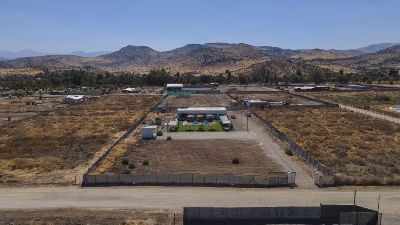 PARCELA EN COLINA 5000 MT2 CASA MEDITERRANEA CON PISCINA