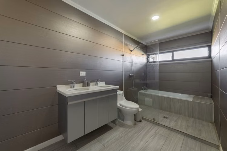 PARCELA EN COLINA 5000 MT2 CASA MEDITERRANEA CON PISCINA