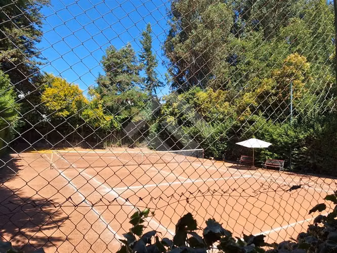 Parcela con amplia casa en venta en Buin, ERZ