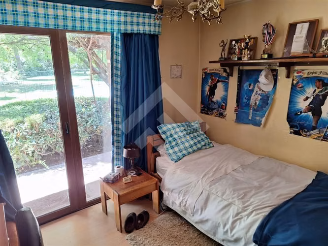 Parcela con amplia casa en venta en Buin, ERZ
