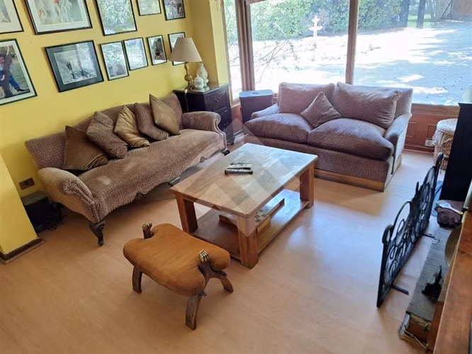 Parcela con amplia casa en venta en Buin, ERZ