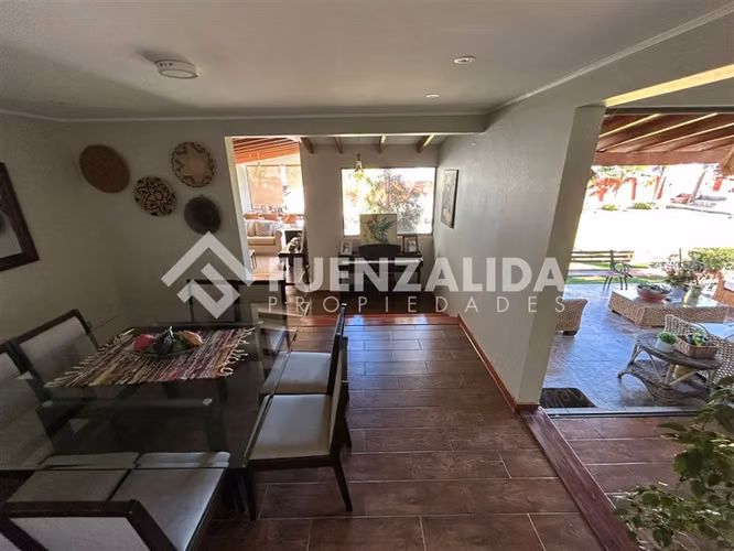 Casa en venta de 6 dorm. en Peñalolén