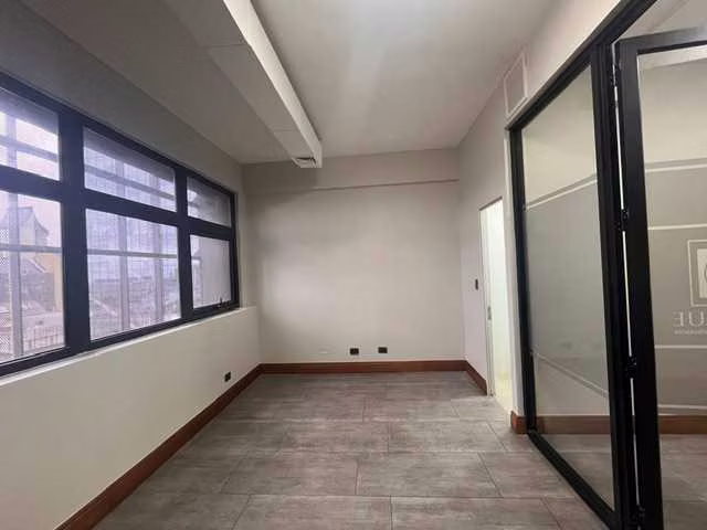 Oficina de 42 m2 con 1 amplio Privado Edif Telar (87016)
