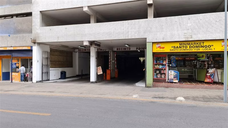Estacionamiento Sto Domingo 1141, Incluye Gasto Común
