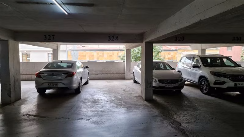 Estacionamiento Sto Domingo 1141, Incluye Gasto Común