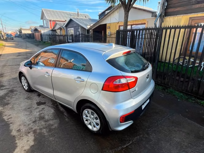 vendo kia rio 5