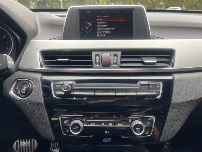 BMW X1 SDRIVE 20i 2.0 AUT.  KM. FULL Sunroof