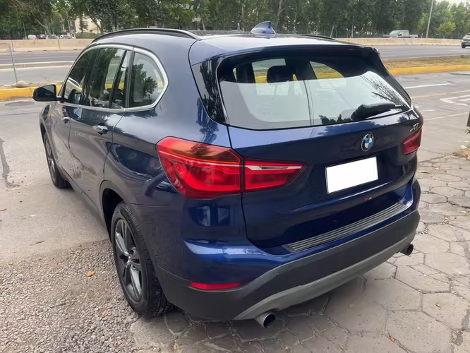 BMW X1 SDRIVE 20i 2.0 AUT.  KM. FULL Sunroof