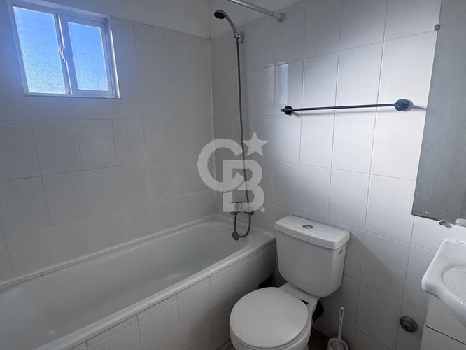 Oportunidad! Amplia casa en venta/ Parque Fundadores.