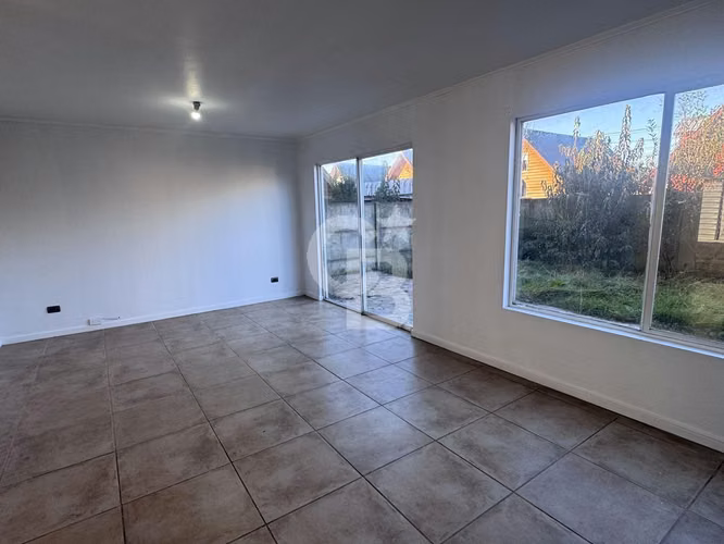 Oportunidad! Amplia casa en venta/ Parque Fundadores.