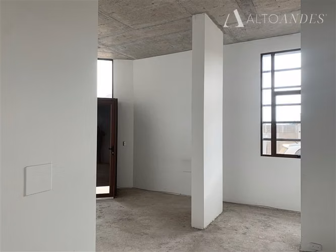 Arriendo local semi nuevo en el centro de La Serena