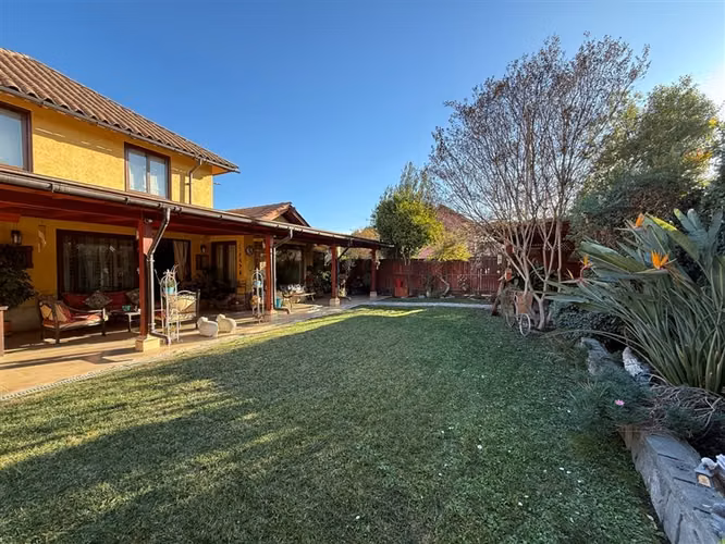 Casa Estilo Chilena en Condominio de Ayres de Chicureo