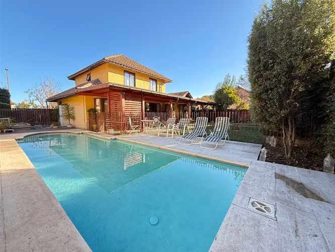 Casa Estilo Chilena en Condominio de Ayres de Chicureo