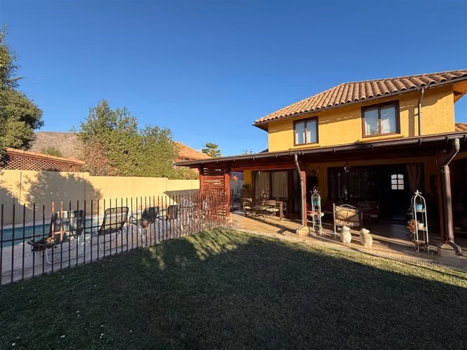 Casa Estilo Chilena en Condominio de Ayres de Chicureo