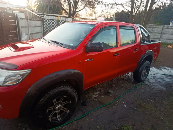 Toyota Hilux 2.5 Diésel Doble Cabina 4x2 Mecánica