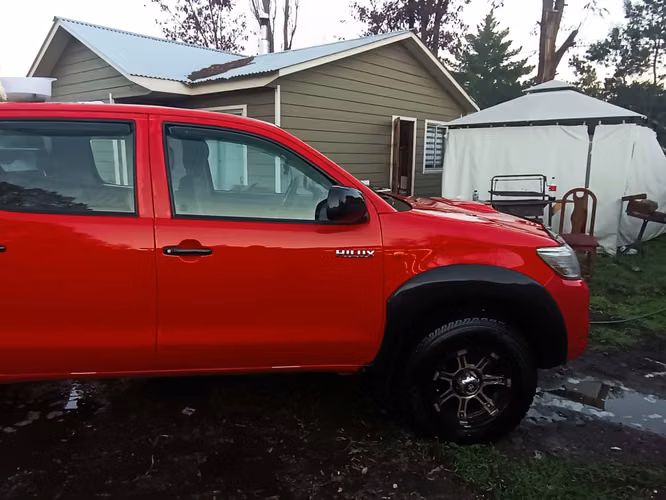 Toyota Hilux 2.5 Diésel Doble Cabina 4x2 Mecánica