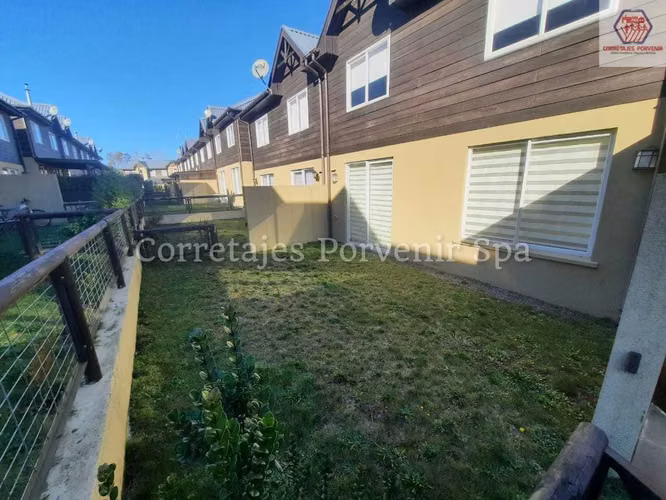 HERMOSA CASA EN VENTA. CONDOMINIO CERRADO PUCON (176491)