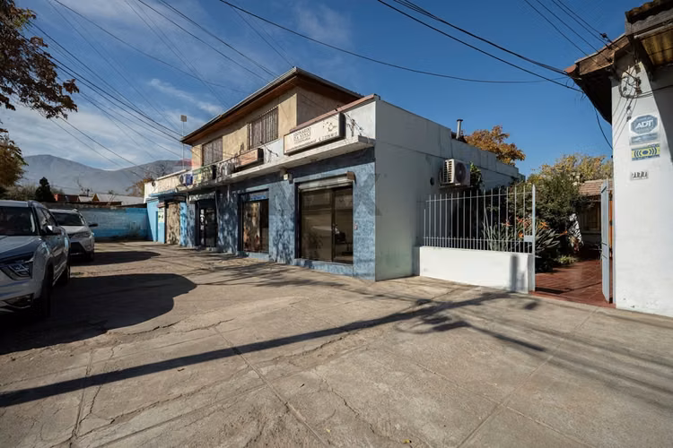 Más de 1.000 m² para invertir en la reina