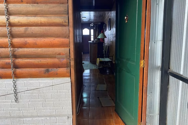 Venta casa 2 pisos con amplia bodega, loncoche