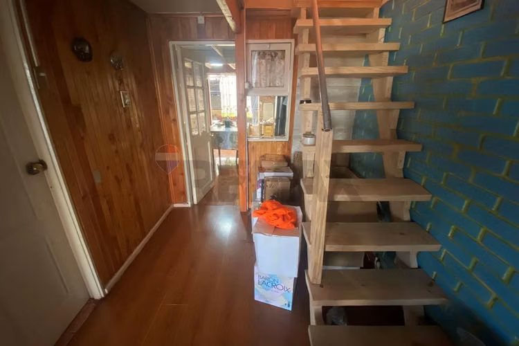Venta casa 2 pisos con amplia bodega, loncoche
