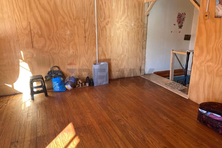 Venta casa 2 pisos con amplia bodega, loncoche