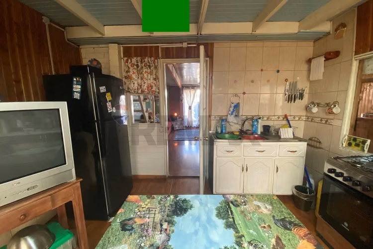 Venta casa 2 pisos con amplia bodega, loncoche