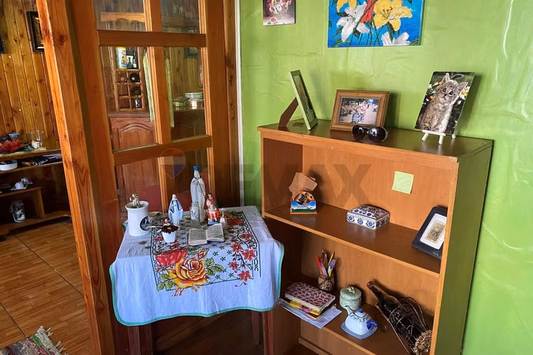 Venta casa 2 pisos con amplia bodega, loncoche