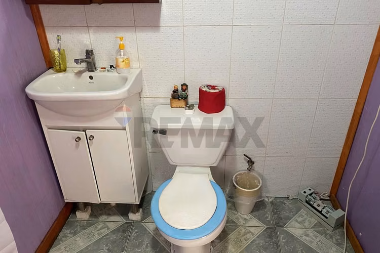 Venta casa 2 pisos con amplia bodega, loncoche