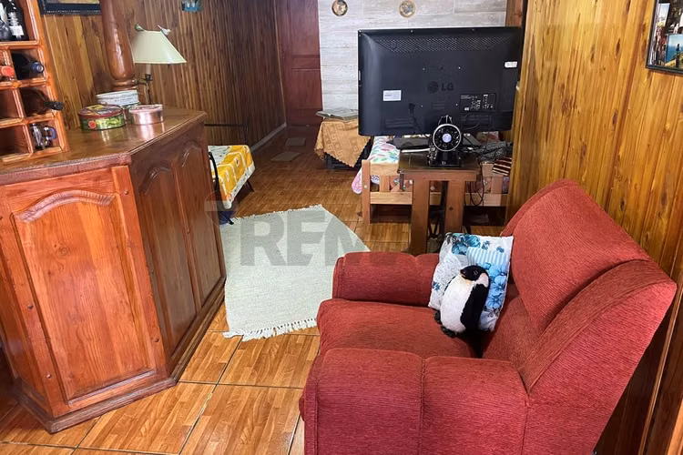 Venta casa 2 pisos con amplia bodega, loncoche