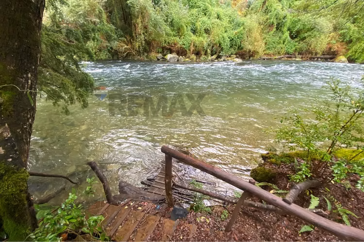 Se vende restaurant y cabañas orilla de rio