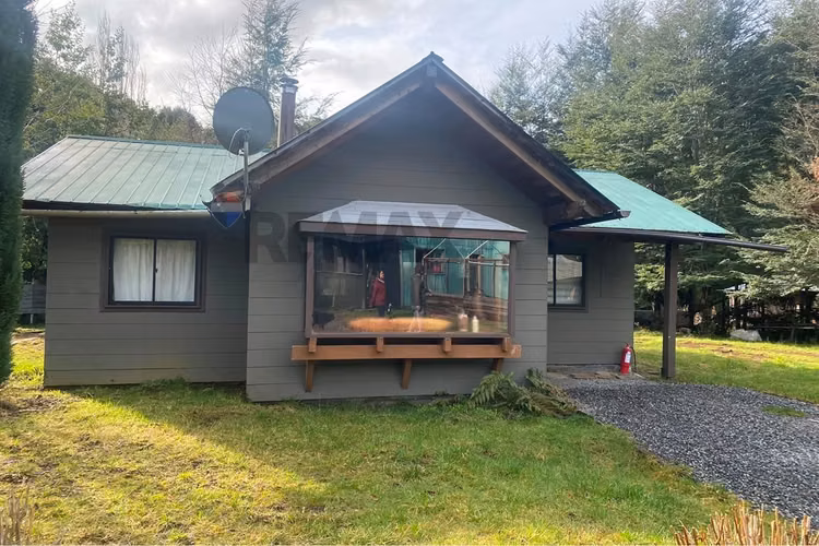 Se vende restaurant y cabañas orilla de rio